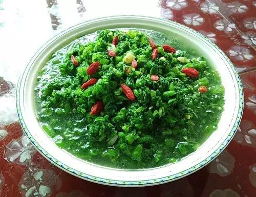 菜農(nóng)種植無需噴農(nóng)藥的蔬菜，不僅栽培簡單、而且效益高